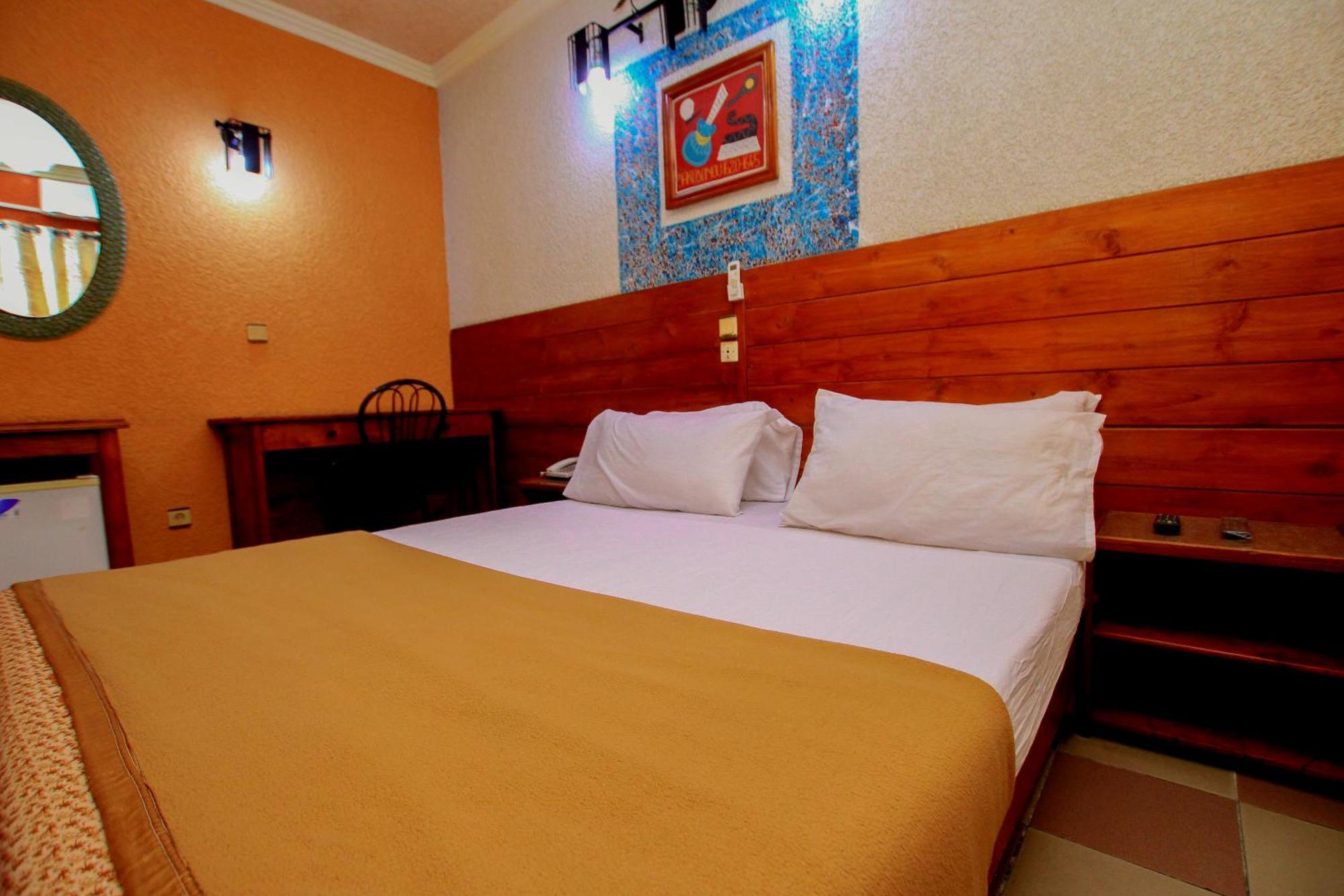Hotel Le Prince Котону Екстер'єр фото